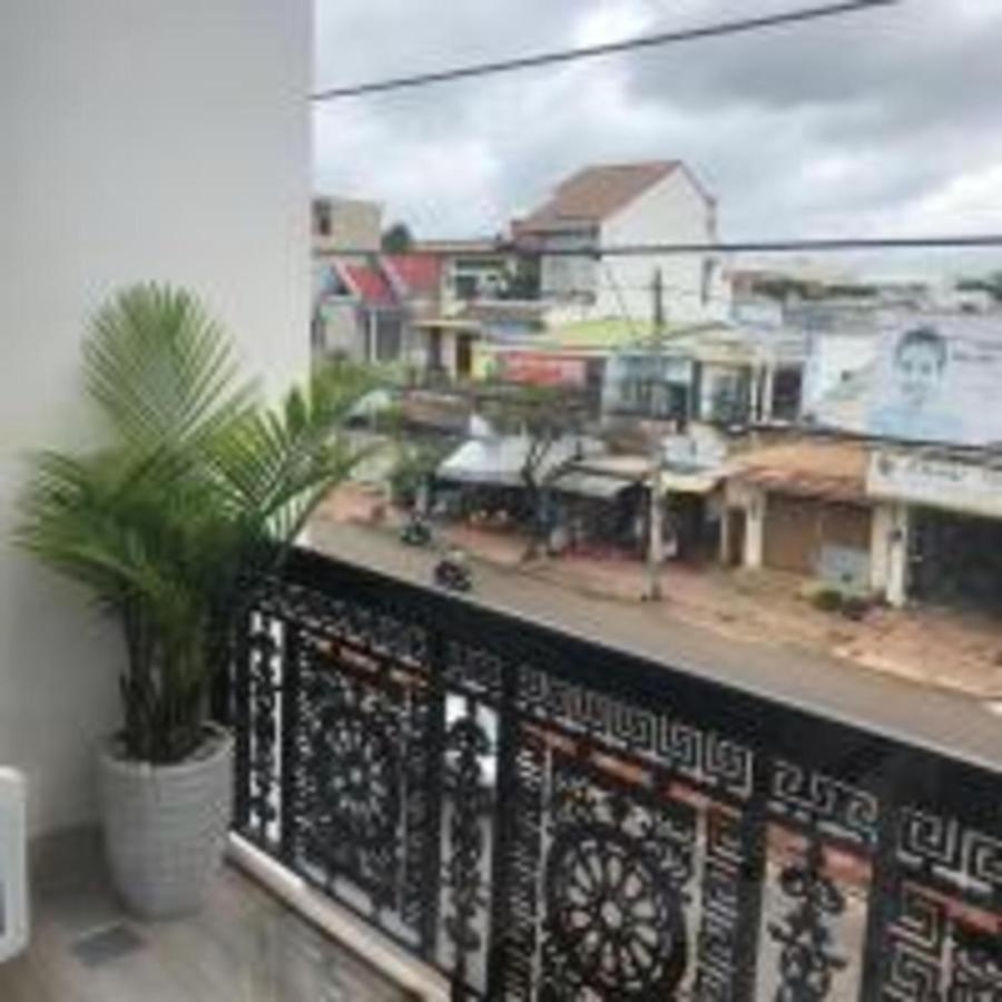 Kim Ngan Hotel Buôn Ma Thuột Exteriör bild